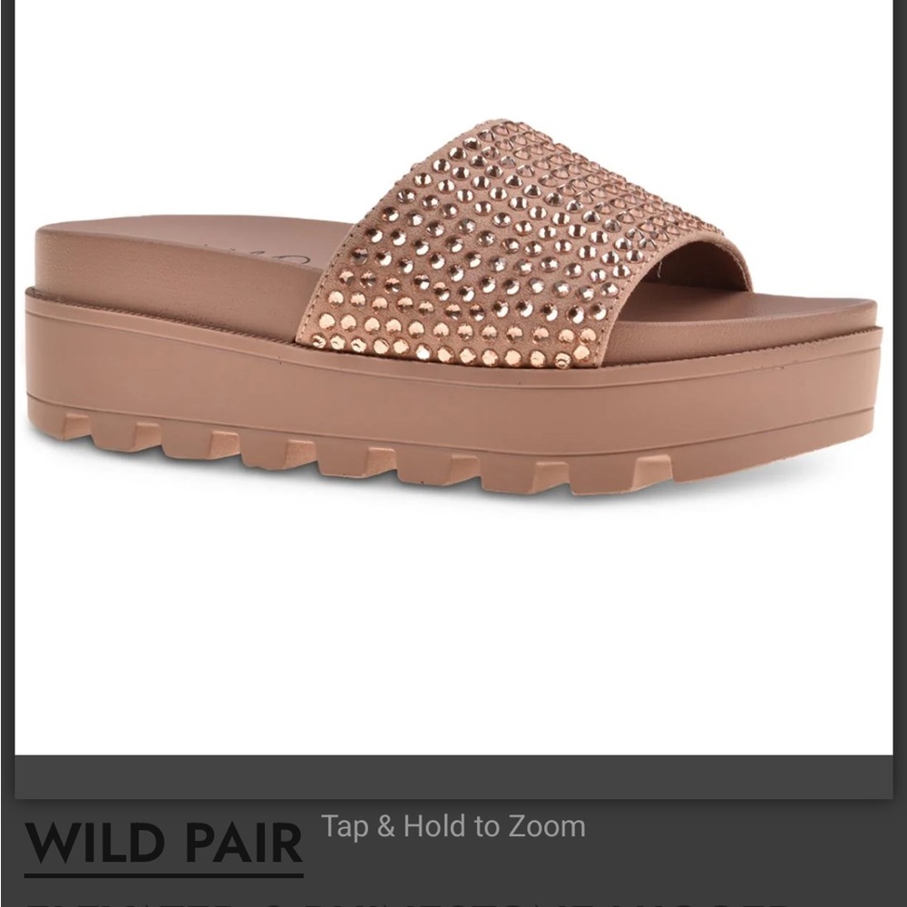 Wild pair sandals size 9